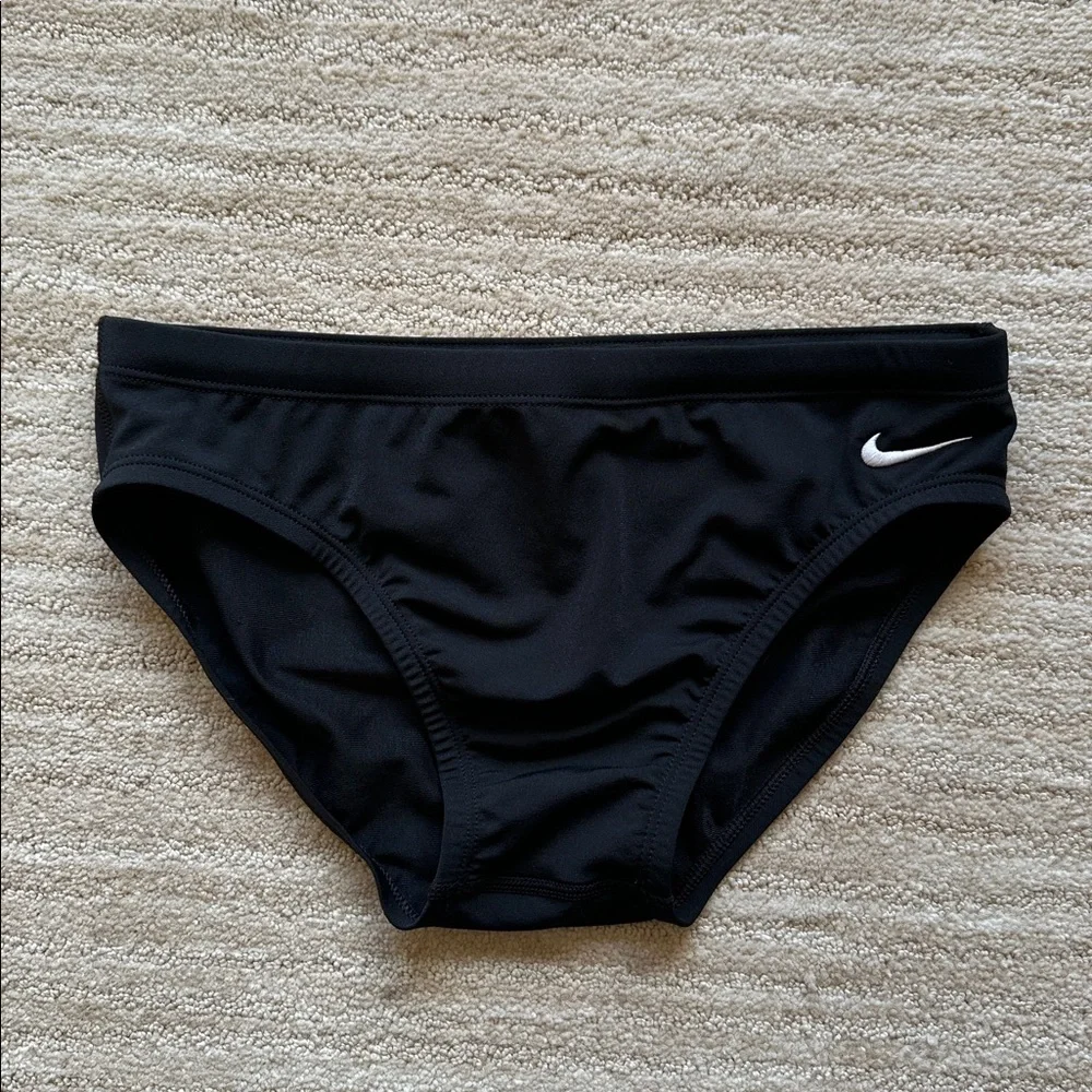 Like New Nike Swim HydraStrong Essential Black Men's Swim Brief Size Medium 30”